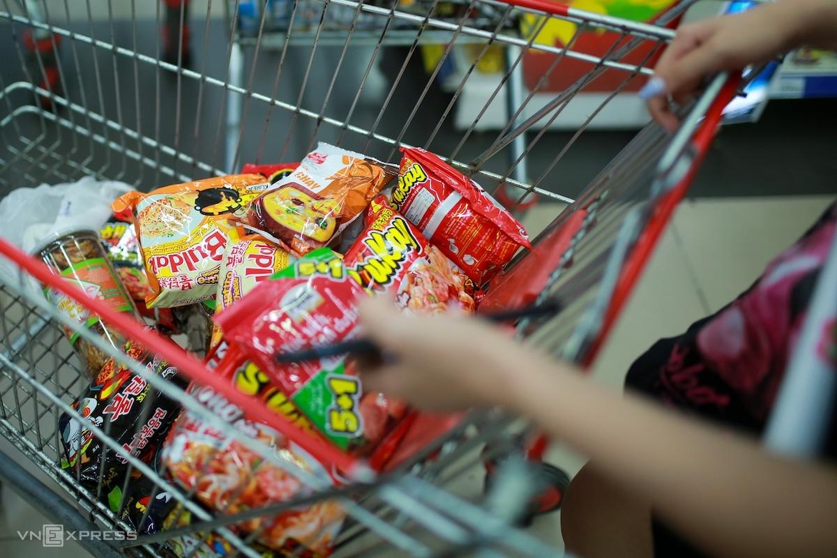 Tiếp tục giảm 2% thuế VAT tới giữa năm 2025