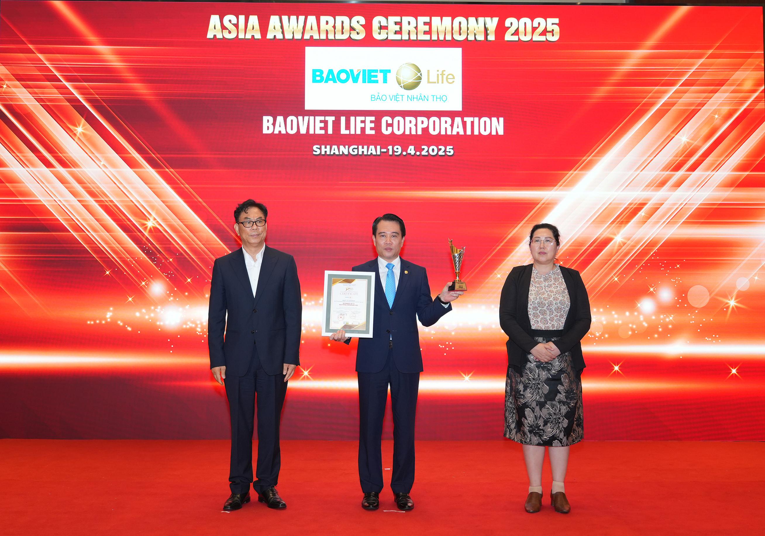 Bảo Việt Nhân thọ được vinh danh Top 10 Doanh nghiệp tiêu biểu châu Á 2025